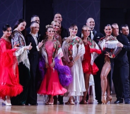 «Ходим плохо, а танцуем хорошо»: в Челябинске супруги-пенсионеры выступили на Кубке губернаторов по танцевальному спорту