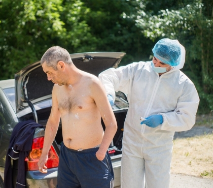 «Леруа Мерлен» поможет доктору Жене построить центр помощи для бездомных