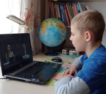 «Сетевому городу» помогает «Вконтакте»: как южноуральские школьники перешли на дистанционное обучение