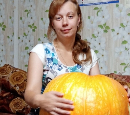 Карета для Золушки: жительницы Кыштыма вырастила гигантскую тыкву