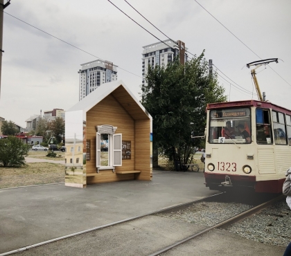В Челябинске наличники старинных домов решили использовать для оформления павильонов и остановок