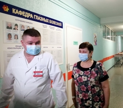 «Сюда меня за руку привел муж»: челябинские врачи вернули зрение абсолютно слепой женщине