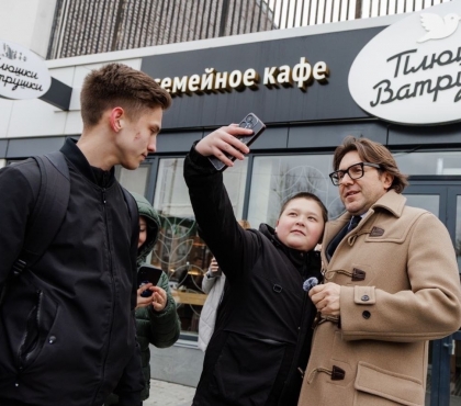 Зашел в храм, ФОК и прогулялся по набережной: в Карабаш приехал Андрей Малахов