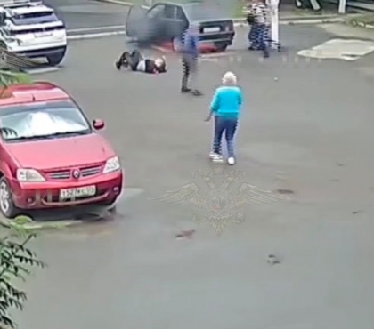 Полицейский из Еманжелинска спас двоих людей из горящей машины