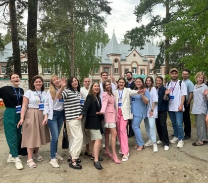 Челябинские школьники начали на практике изучать профессии в загородном лагере