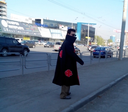 Не секта, а клан: зачем челябинцы гуляют по городу в странных «халатах»