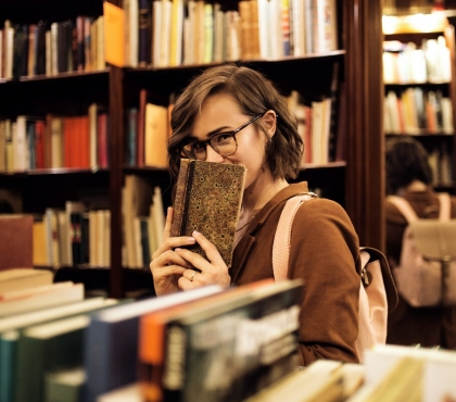 Челябинцы стали меньше тратить денег на походы кино, но больше на книги