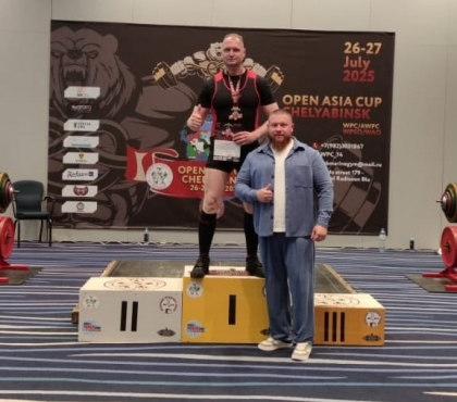 Замглавного врача из Челябинска стал чемпионом по пауэрлифтингу