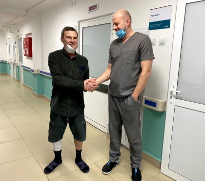 Челябинские врачи «собрали» человеку челюсть из кости его ноги