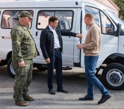 Челябинск передал микроавтобус военным медиками на СВО