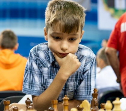 Шах и мат: четвероклассник из Челябинска стал победителем первенства мира по быстрым шахматам