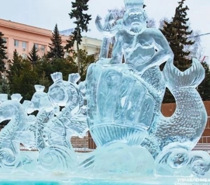 Весна близко: челябинцев зовут в ледовой городок, пока его не снесли