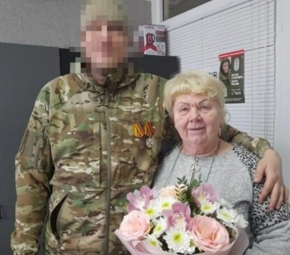 Пенсионерка из Карталов стала «второй мамой» для 500 бойцов СВО