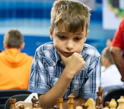 У Егора кнопочный телефон: мама гроссмейстера-чемпиона рассказала о распорядке дня сына