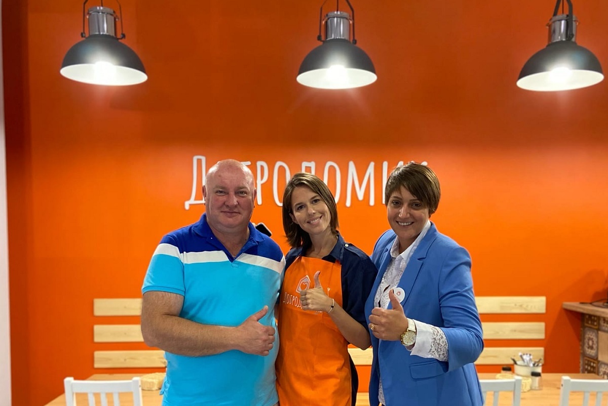 Полина с основателями проекта 