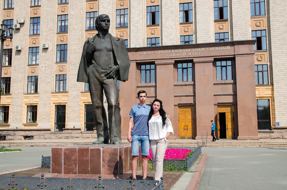 Илья с мамой 