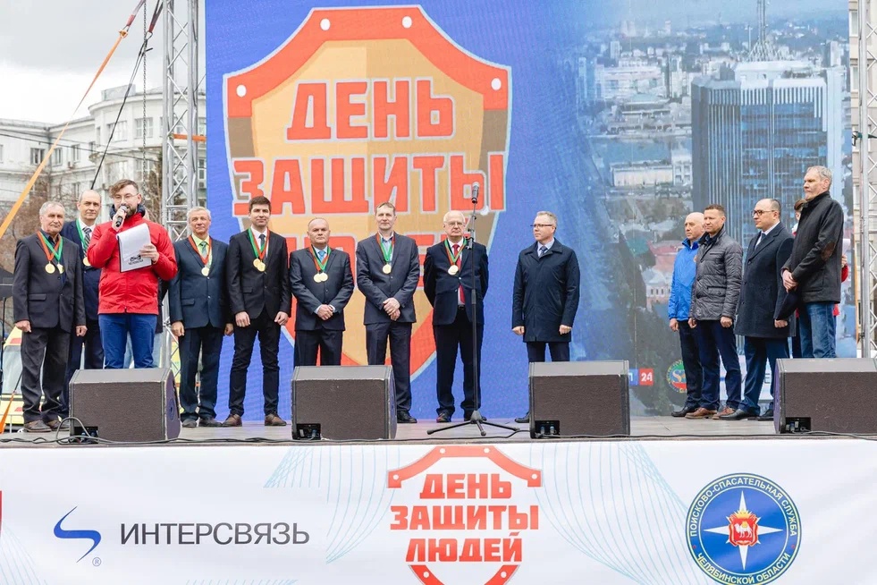 Героев наградят со сцены