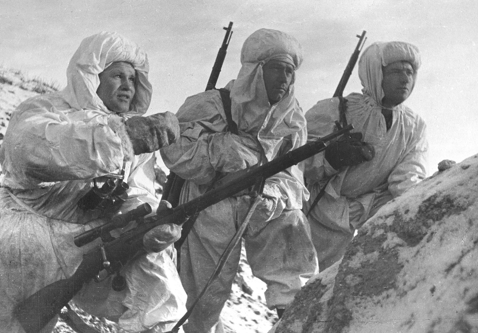 Василий Зайцев на переднем плане (слева). Снимок советского фотографа и фоторепортёра Георгия Зельмы