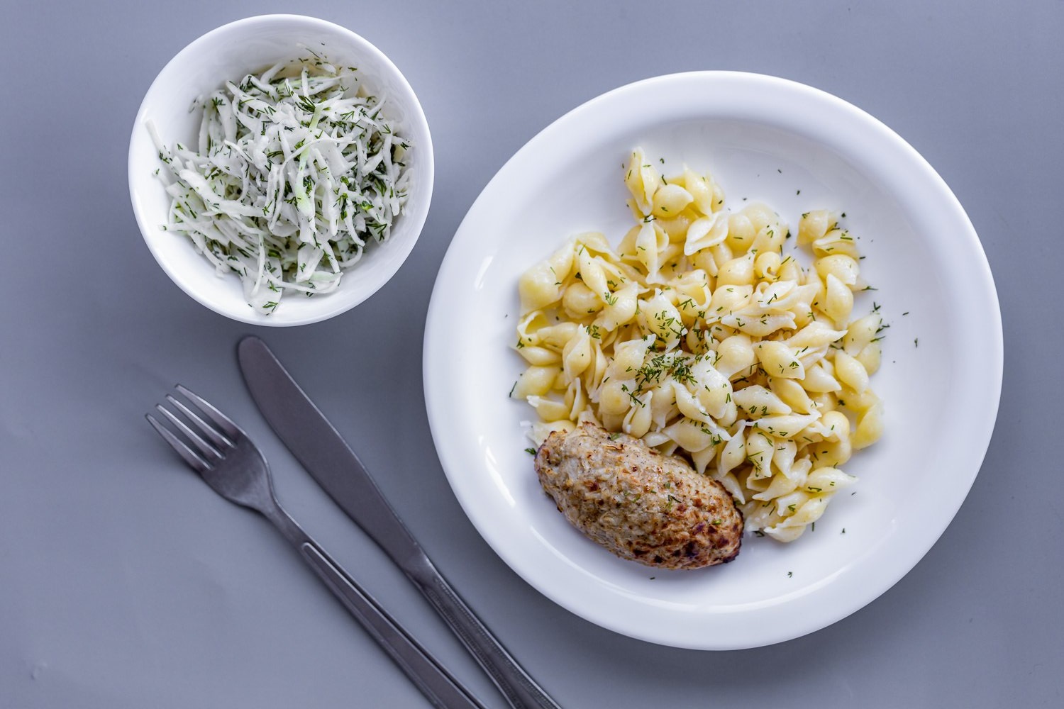 Макароны и ленивый голубец + капустный салат. 