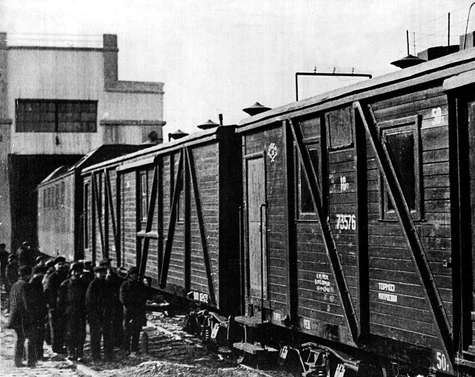 В 1948 году Александр уехал на службу 