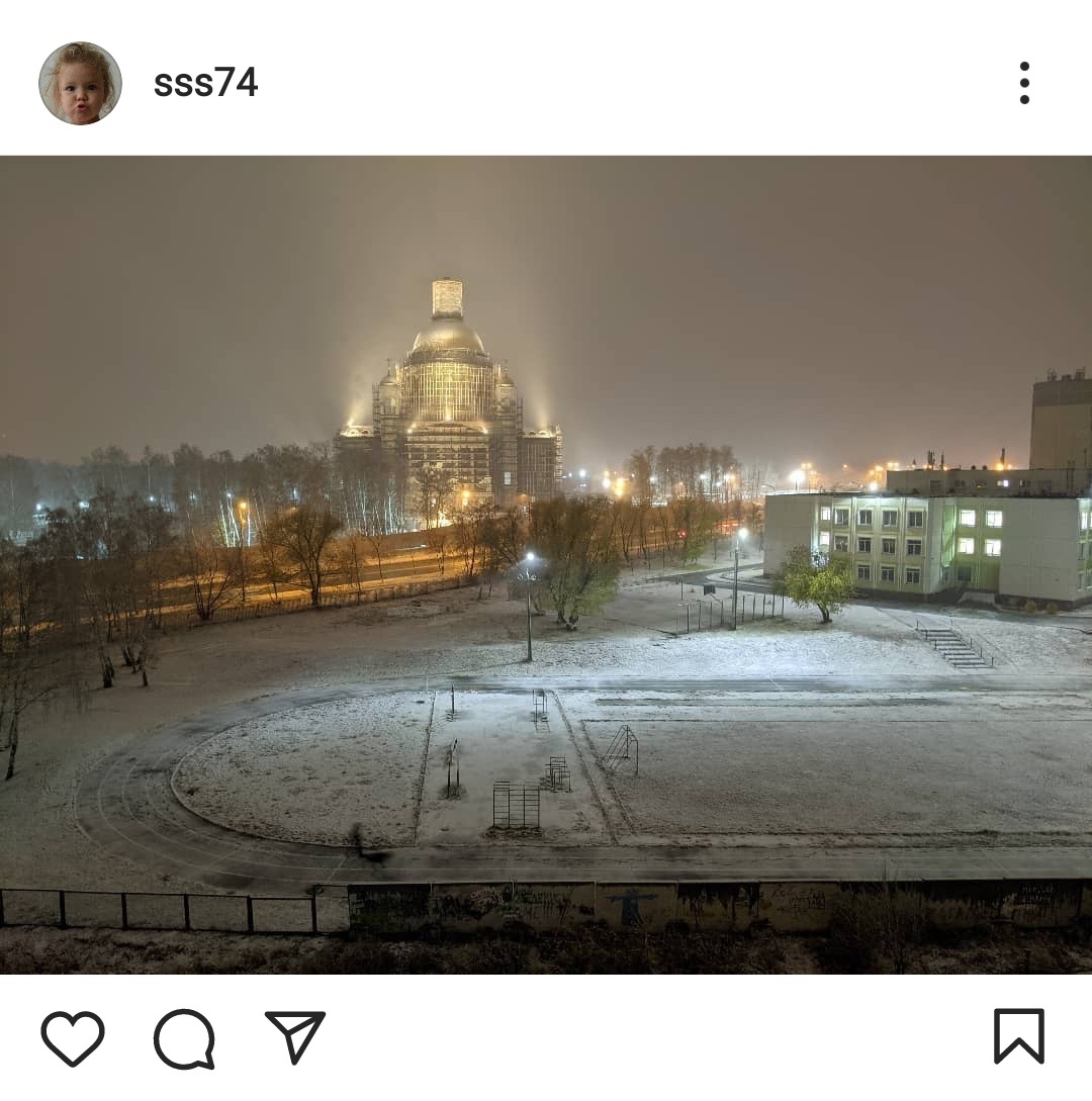 Строящийся собор за ареной 
